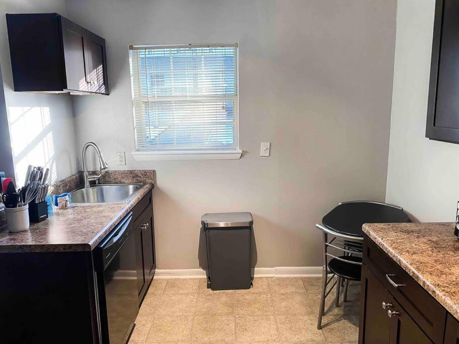 Bmw Suite King Bd,Wd, Fast Wifi Free Parking, Pool, Hospitals Atlanta Exterior photo
